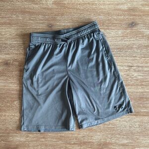 Under Armour Boys’ Gray Athletic Shorts Size Large